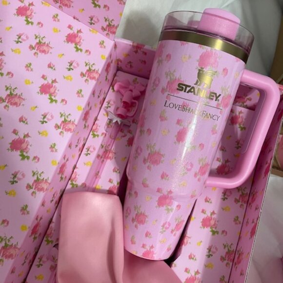 Stanley 1913 x LoveShackFancy Quencher H2.0 Flowstate™ Tumbler | 30 OZ - Picture 5 of 8